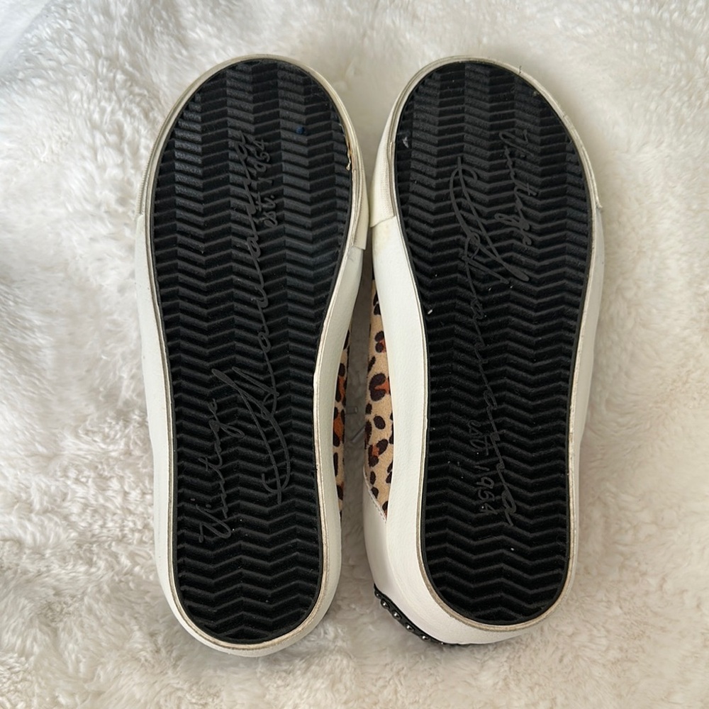 Vintage Havana White and Gray Sneakers Classic Design - Picture 4 of 5